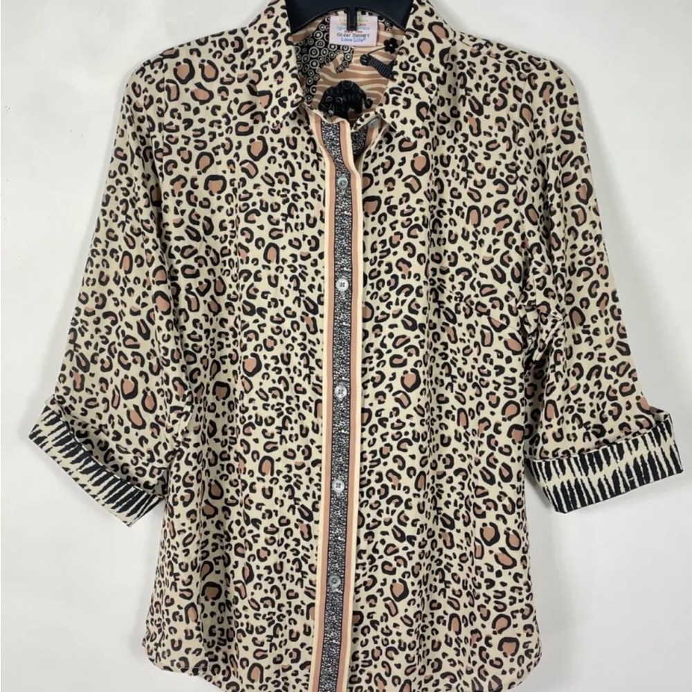 Gretchen Scott Leopard Button Down Blouse!  Leopard Print Size:L very nice!